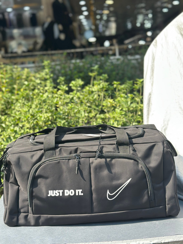 ساک باشگاهی تفکیکی JUST DO IT مدل جا لباس خیس پارچه دیبا خارجی